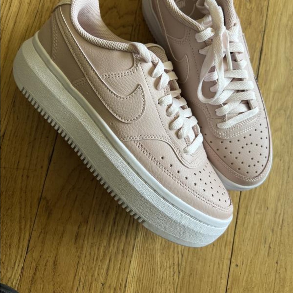 Nike Pink Sneakers